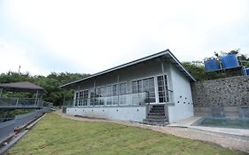 Jumbo Paradise 1 Bhk Luxury Lake View Cottage